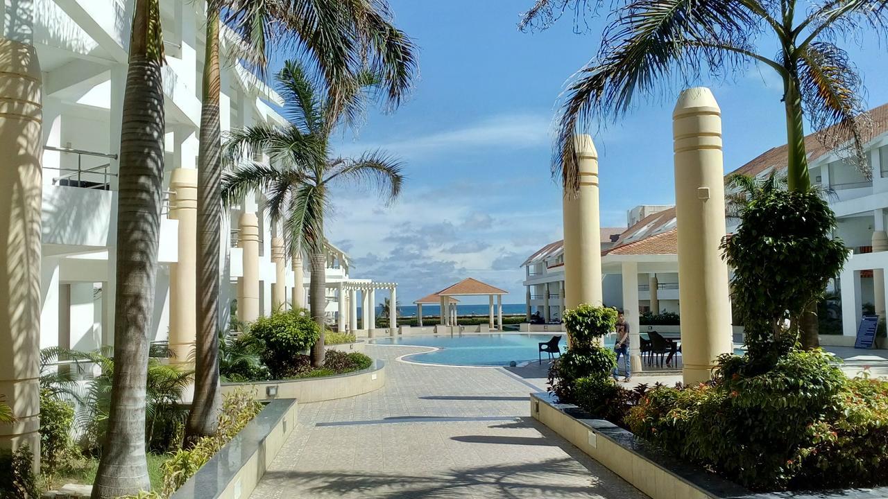 Empires Hotel Puri Esterno foto